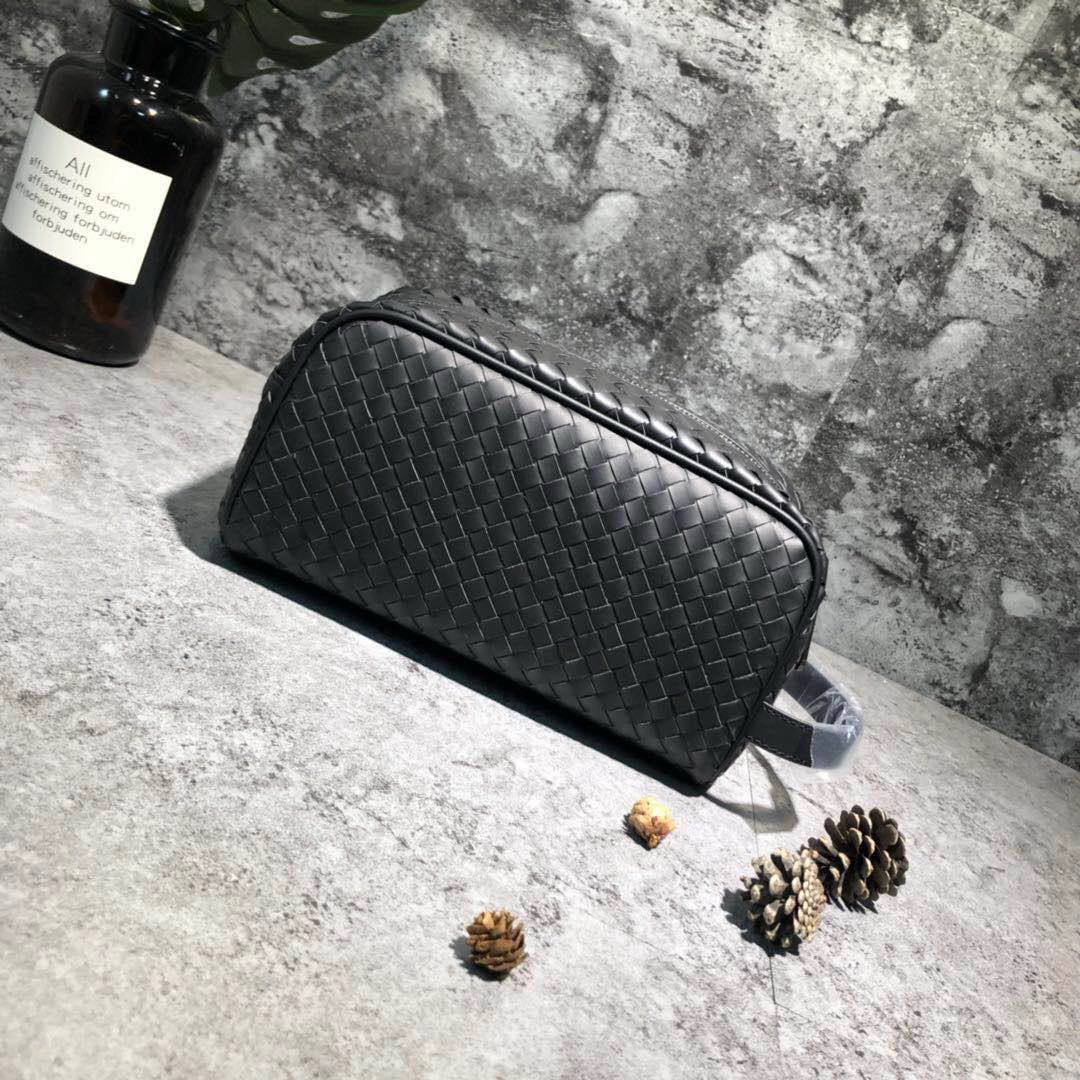 BOTTEGA  
COPY ONE 
WITH BOX
130 dhs✅

Zain39
♥️♥️♥️