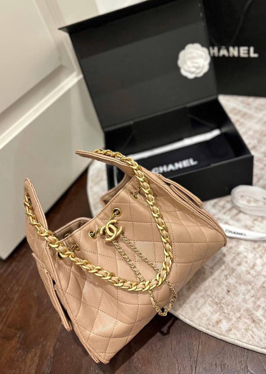 CHANEL
120 dhs✅
with box

Zain90
♥️♥️♥️