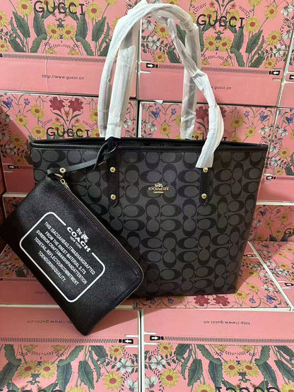 Coach 
100 dhs✅
with box
size 42×14×30cm

Zain42
♥️♥️♥️