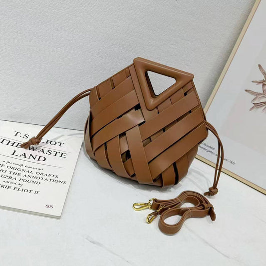 BOTTEGA VENETA bag
115 dhs🌺
Size 26cm❤️‍🔥

Zain161
♥️♥️♥️