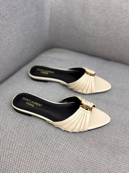 YSL
100 dhs✅
Size 36-42

Zain55
♥️♥️♥️
