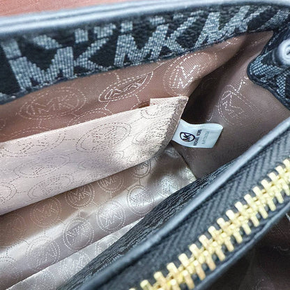 MK
ᴛᴏᴅ ʜᴀɴᴅʟᴇ ʙᴀɢ
ᴡɪᴛʜ ʟᴏɴɢ ʙᴇʟᴛ sᴛʀᴀᴘ
sɪᴢᴇ : 26 cm

70 dhs✅

Zain31
♥️♥️♥️
