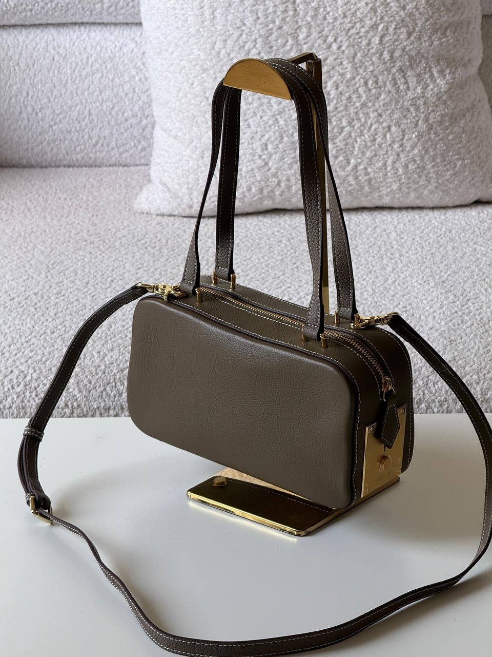 Hermes
faubourg is 22cm💥

Master quality ✅

with box📦

630 dhs✅

Zain52
♥️♥️♥️