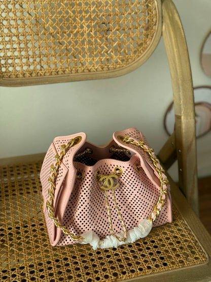 Available again✨✨✨

CHANEL 

22_25cm
360_380😍

*MASTER QUALITY*

With box🎁

Zain167
♥️♥️♥️