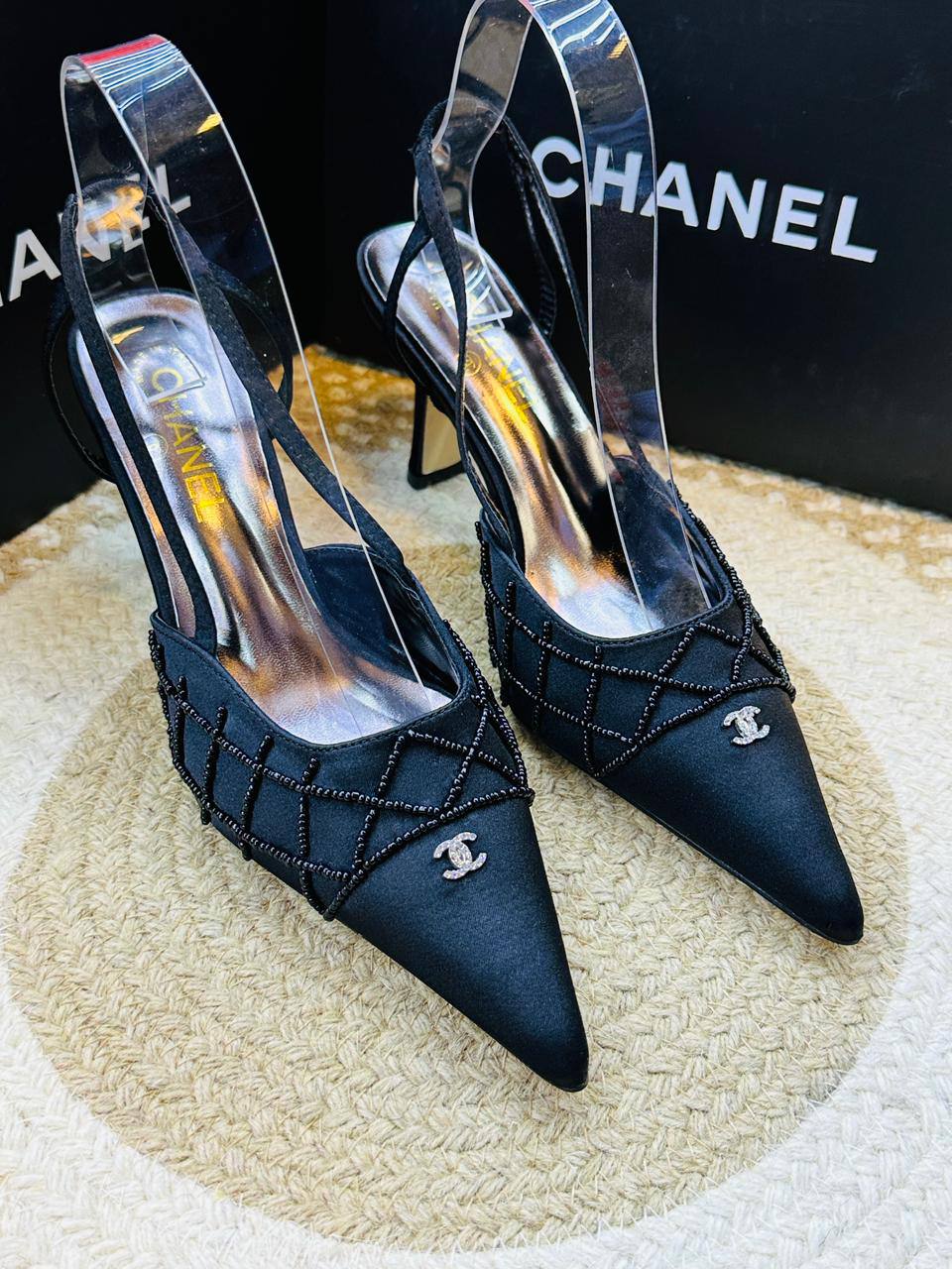 Chanel Heel
Good quality 
Size 36-42
120 dhs🪙💕

Zain57
♥️♥️♥️