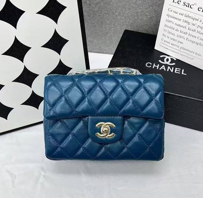 Chanel
Wihh box 
70 dhs🇦🇪🇦🇪

Zain232
♥️♥️♥️