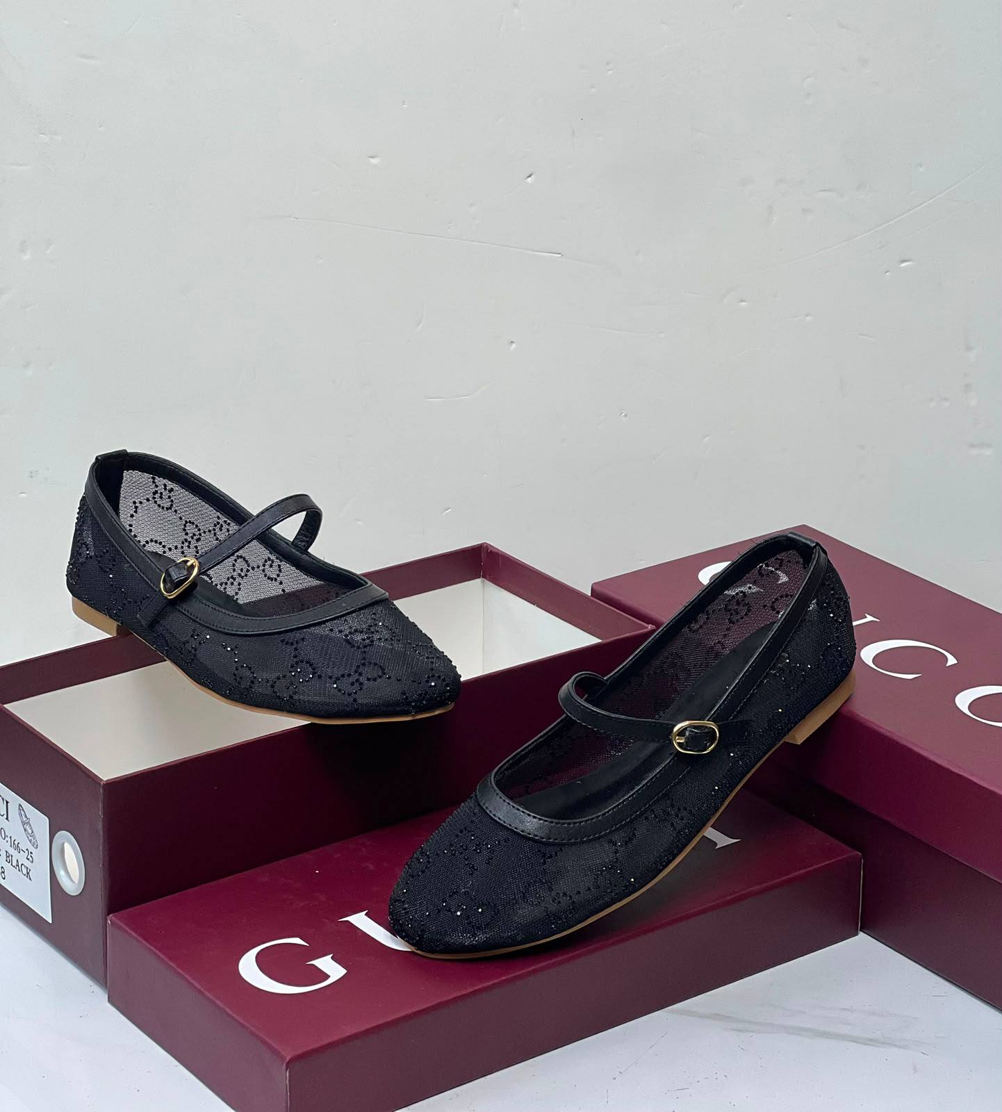 Gucci 
Size 36-41
105 dhs✅

Zain21
♥️♥️♥️
