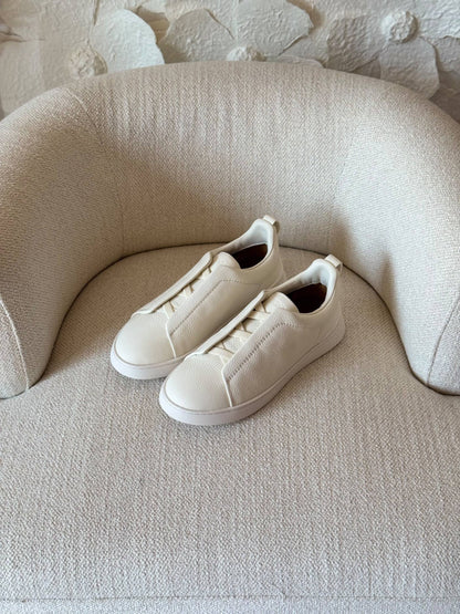 Zenga

AAA QUALITY 
Size: 40 to 47

500 dhs🇦🇪🇦🇪

Zain185
♥️♥️♥️
