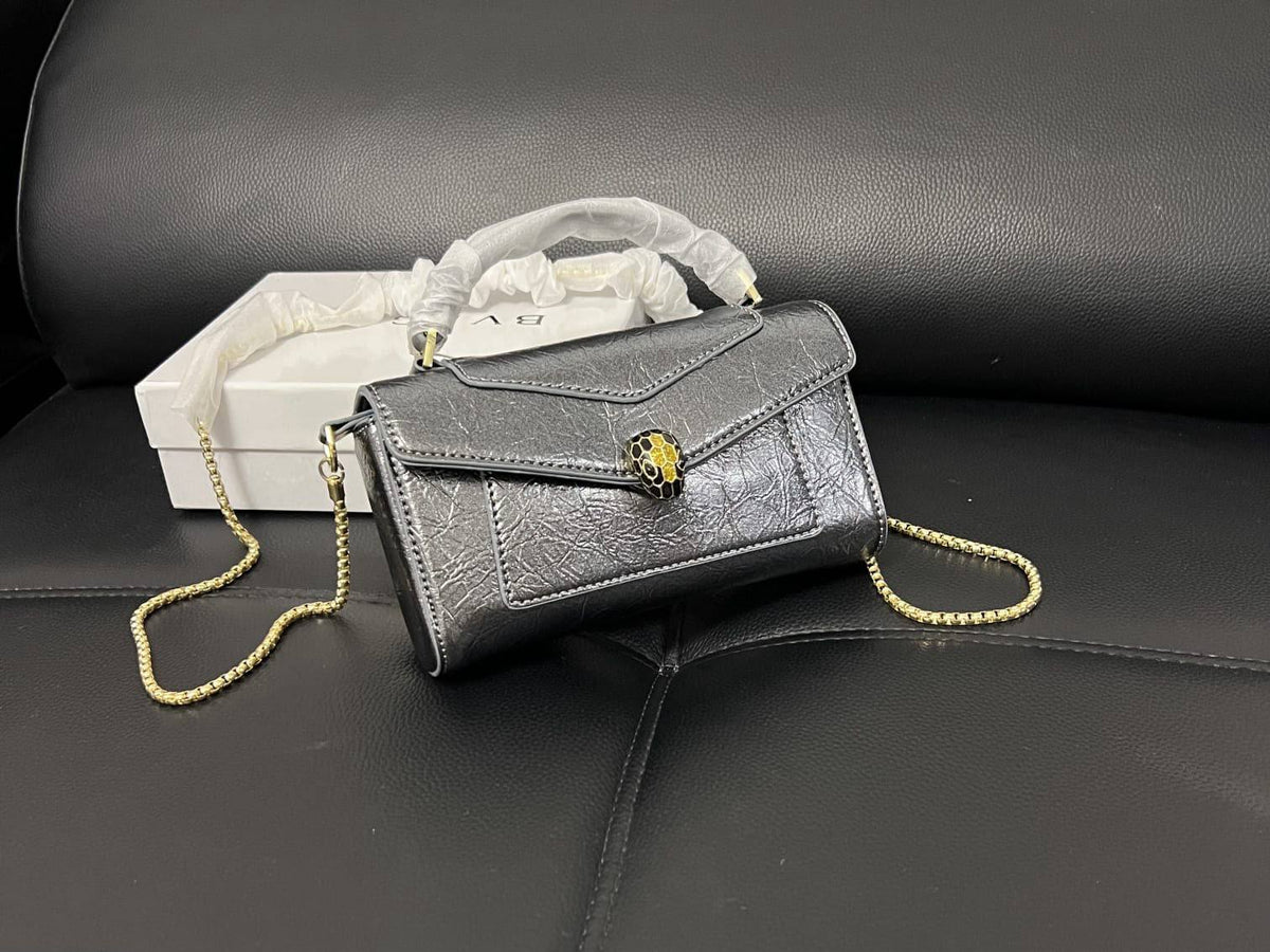 Bvlgari

115 dhs🇦🇪🇦🇪

with box

Zain90
♥️♥️♥️
