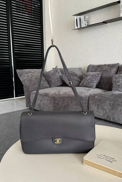 Chanel

38cm 

125 dhs🇦🇪🇦🇪

Zain143
♥️♥️♥️