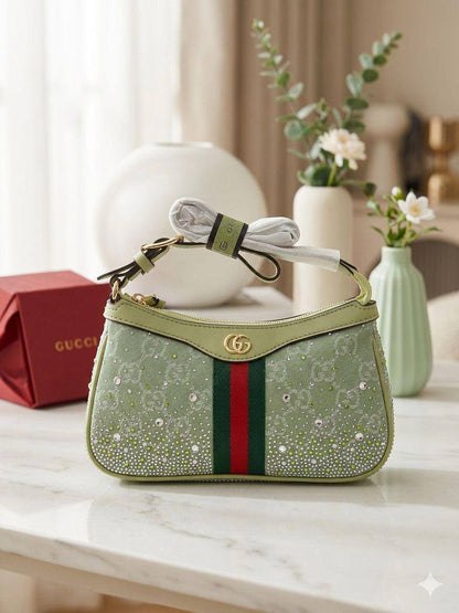 GUCCI 
PREMIUM QUALITY 💯
160 dhs✅
WITH BOX 📦

Zain28
♥️♥️♥️