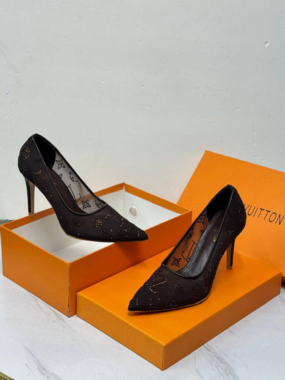 LV
SIZE 36-41
120 dhs✅

Zain21
♥️♥️♥️