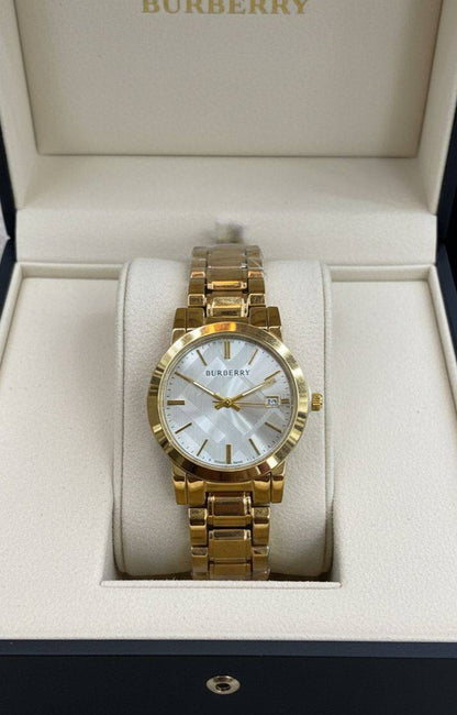 BURBERRY LADIES 
GOOD QUALITY 💯
60 dhs🪙💕

Zain133
♥️♥️♥️