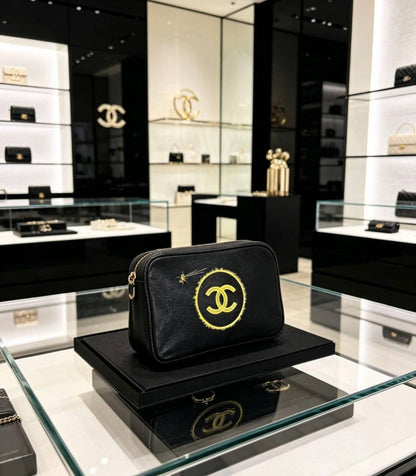 Chanel
90 dhs✅
SIZE：22cm

Zain07
♥️♥️♥️