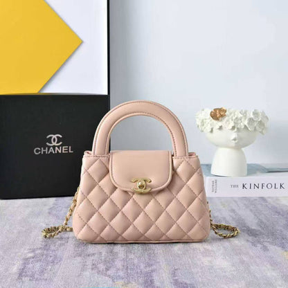 Chanel
100 dhs🇦🇪🇦🇪

Zain143
♥️♥️♥️