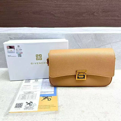 Givenchy 

With box 
70 dhs🇦🇪🇦🇪

Zain232
♥️♥️♥️