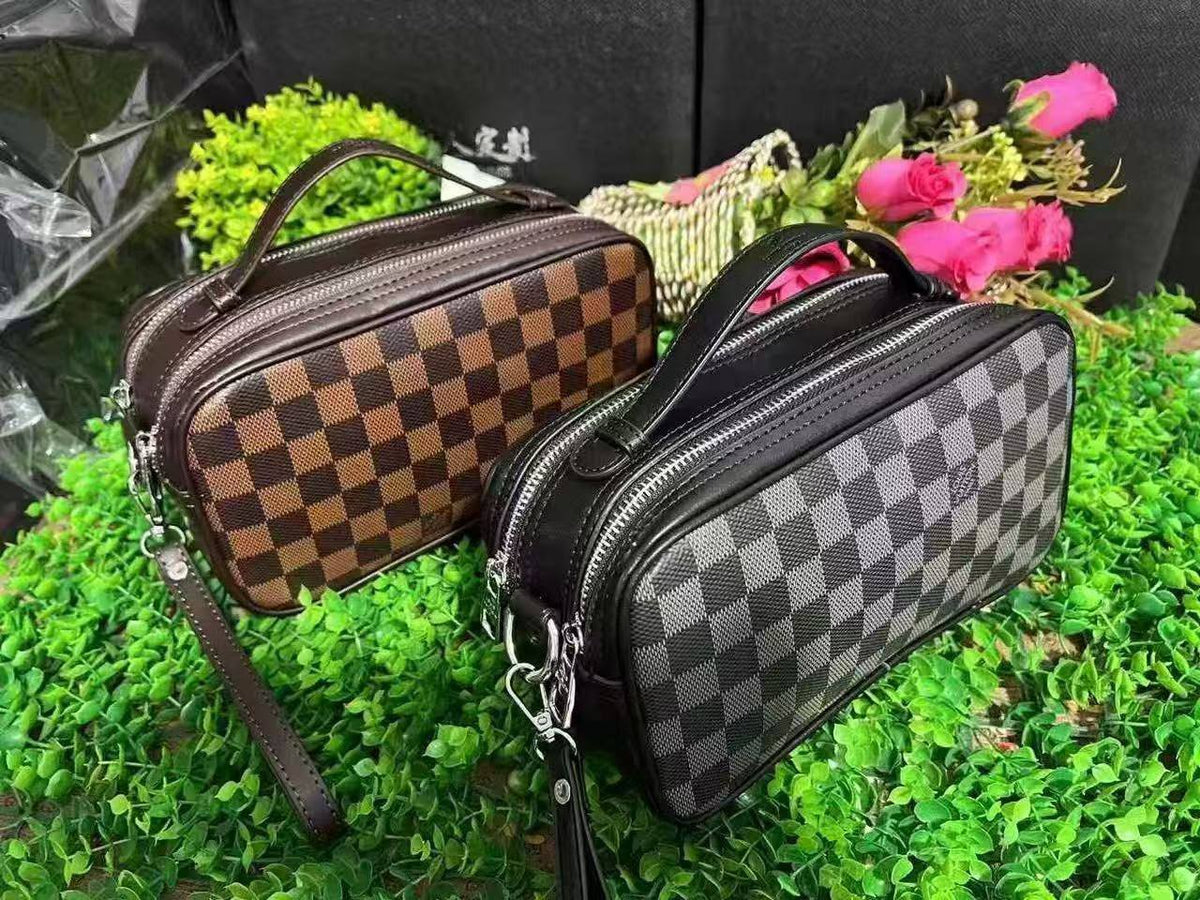 AVAILABLE 

MANS POUCHES 

WITH BOX 
90 dhs🇦🇪🇦🇪

Zain169
♥️♥️♥️