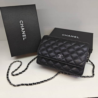 Chanel 
80 dhs🇦🇪🇦🇪 
with box

Zain235
♥️♥️♥️