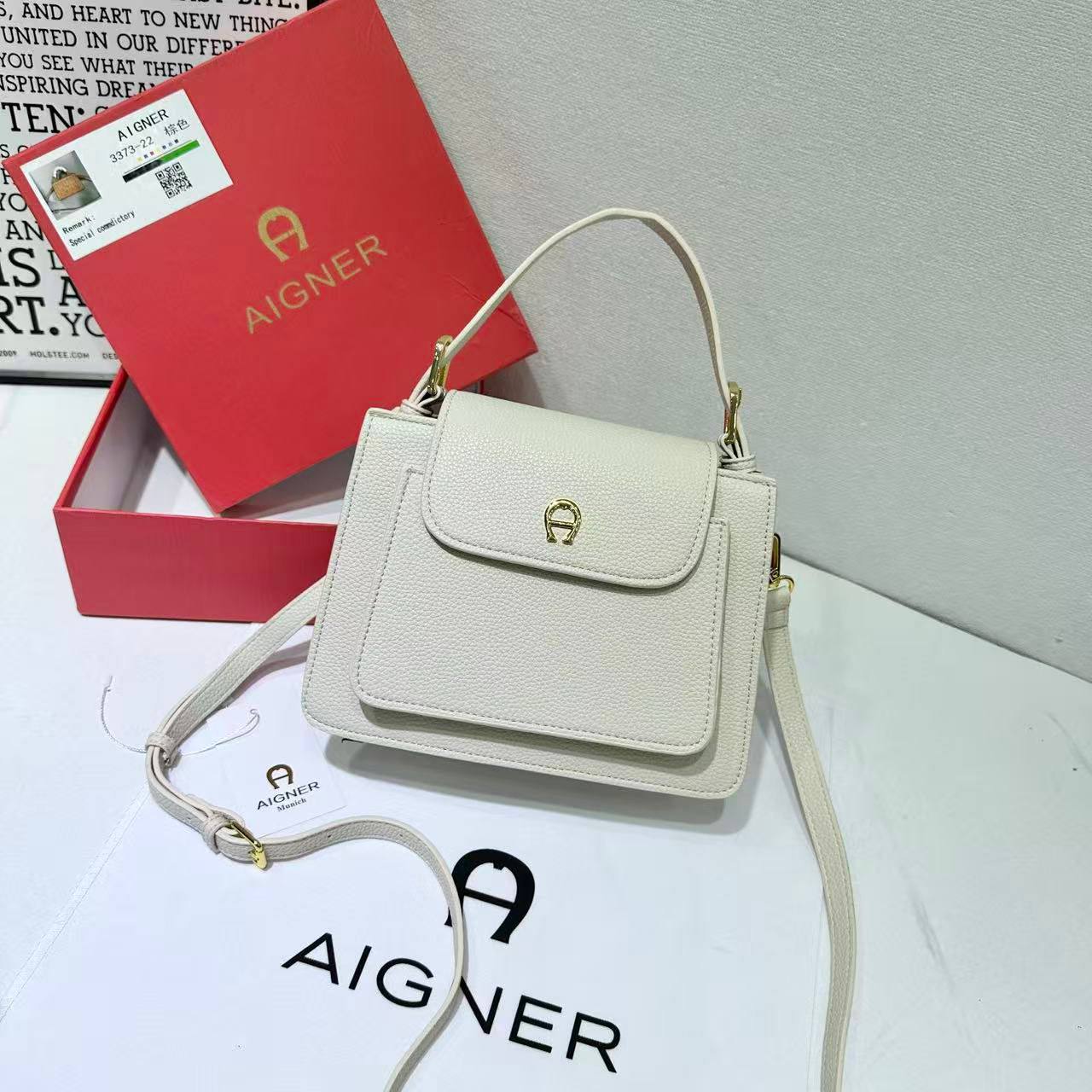 Aigner
100 dhs💓

High-quality 

in box🎁🎁🎁

Zain35
♥️♥️♥️