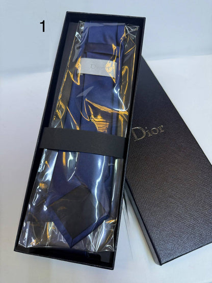 Hermes
Gucci
LV
Dior

Withbox

75 dhs🇦🇪🇦🇪

Zain93
♥️♥️♥️
