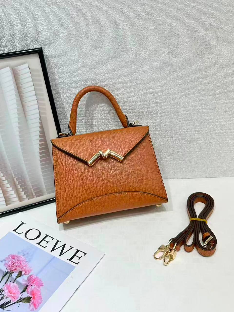 MOYNAT 
GOOD QUALITY WITH BOX 
110 DHS🇦🇪🇦🇪

Zain295
♥️♥️♥️