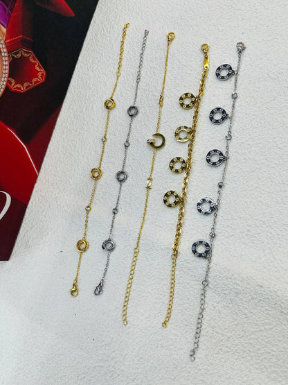 Stainless steel ❤️‍🔥*
Non tarnish 💯
ONE Piece 🦋
With black boxes 📦 
20 dhs💓
With normal boxes 🗃️ 
And paper bag 🛍️
30 dhs💓

Zain216
♥️♥️♥️