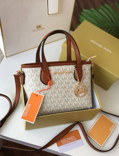 MK
95 dhs❣️
size：23cm
Good quality 

Zain35
♥️♥️♥️