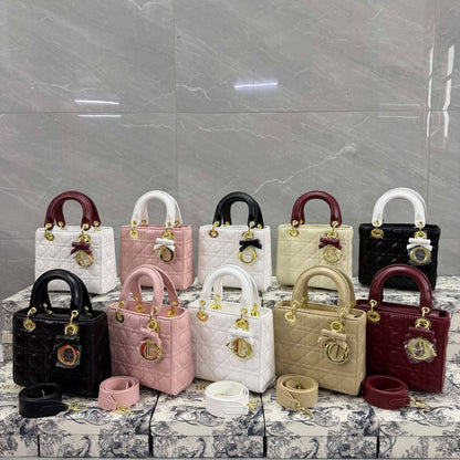 Dior

115 dhs🇦🇪🇦🇪

Zain305
♥️♥️♥️