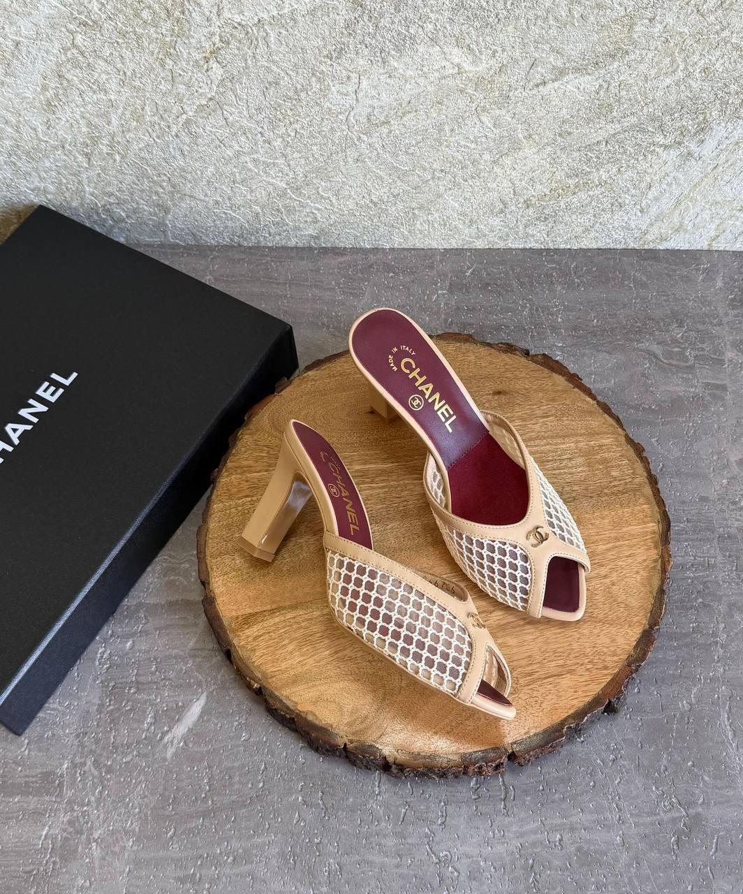 CHANEL 💫😍
SuperMaster Quality 💯
550 dhs✅
Size: 36-41 💥

Zain171
♥️♥️♥️
