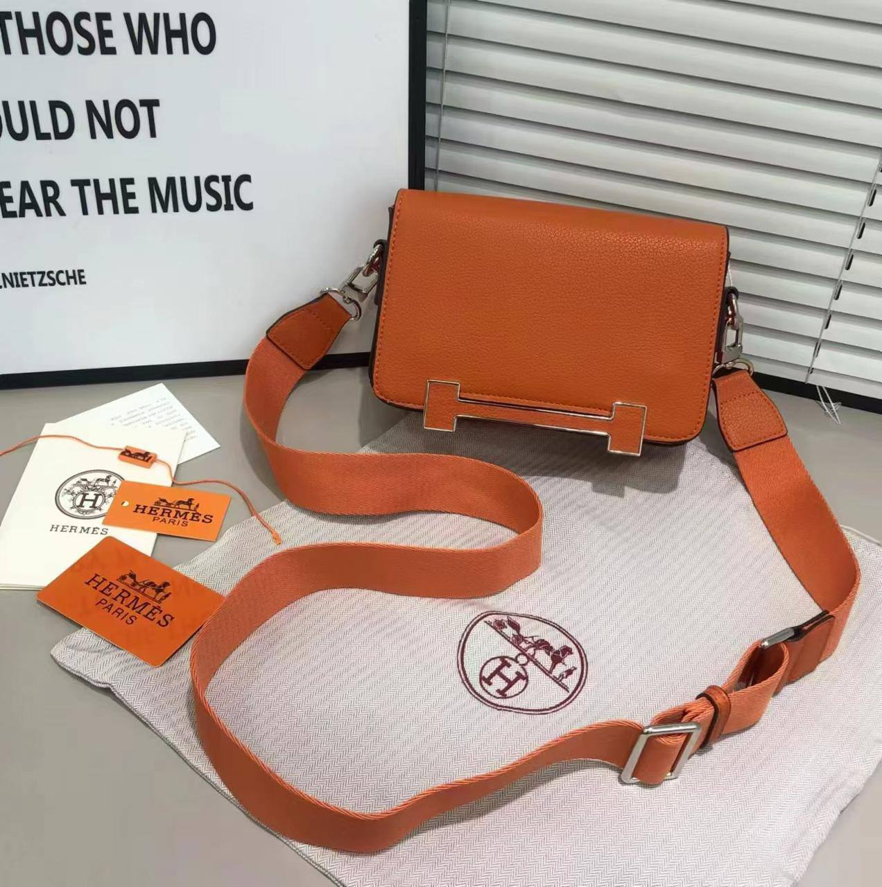 Hermes
withbox 
110 dhs🇦🇪🇦🇪

Zain143
♥️♥️♥️