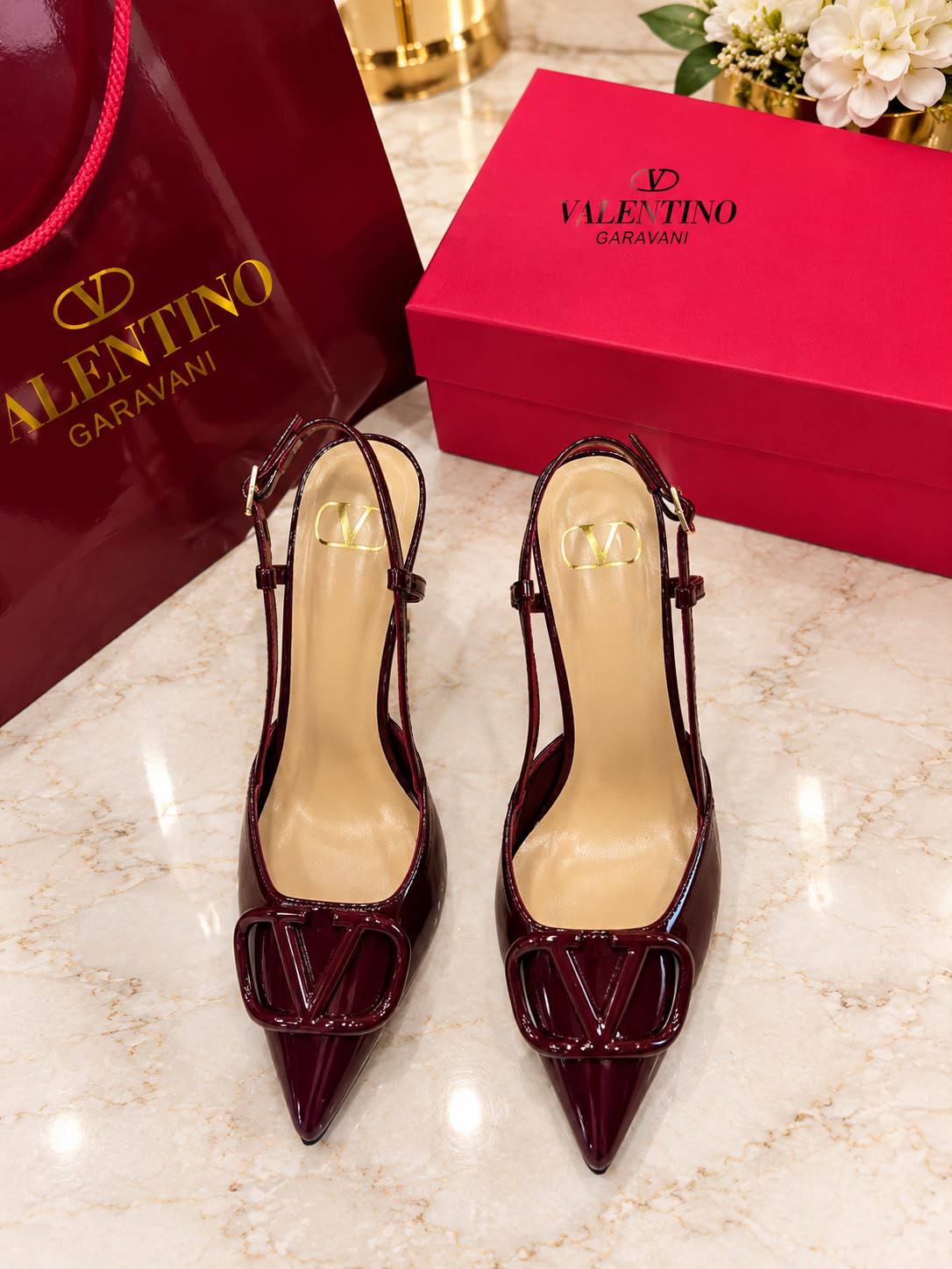 𝐑𝐄𝐒𝐓𝐎𝐂𝐊

𝐕𝐚𝐥𝐞𝐧𝐭𝐢𝐧𝐨 𝟕-𝐜𝐦
high quality

Size
36-37-38-39-40-41

110 dhs🇦🇪🇦🇪
Zain86
♥️♥️♥️