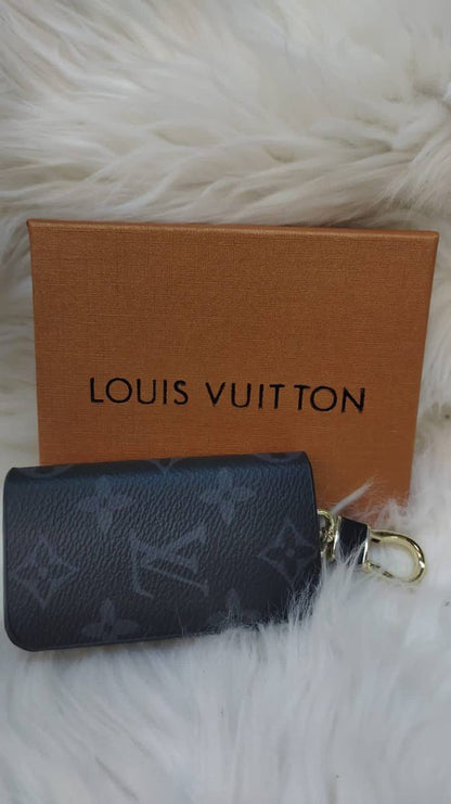 LV key holders & bags charm accessories
All sizes price 
55 dhs✅

Zain88
♥️♥️♥️