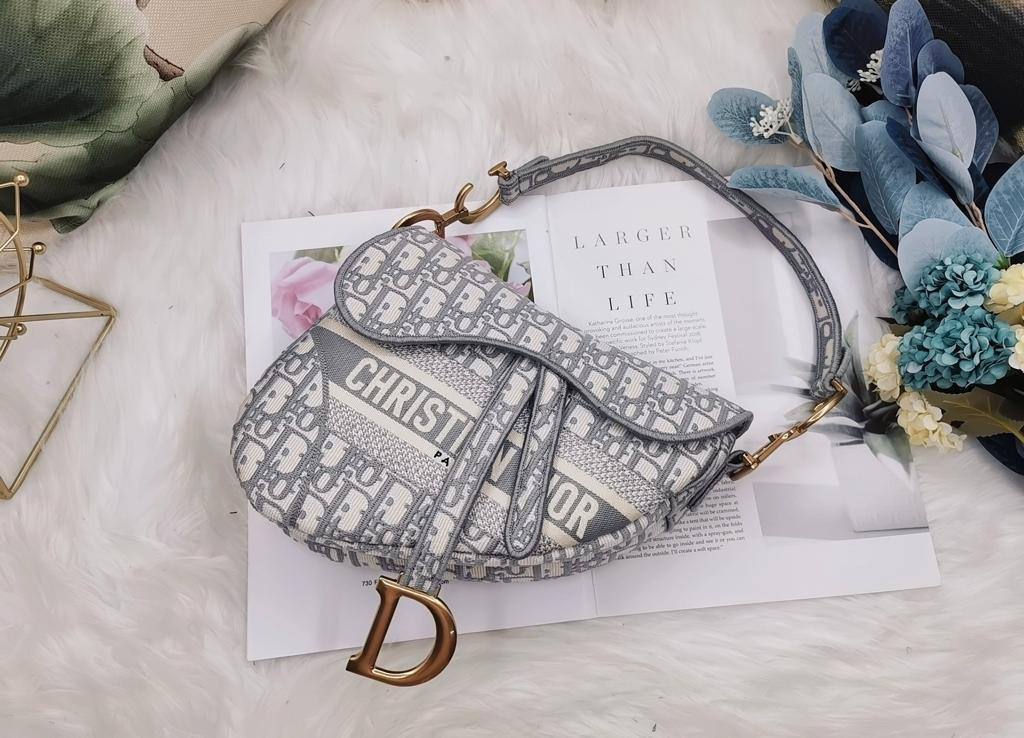 Bags
110 dhs✅

high quality 

With box
🎁🎁🎁

Zain26
♥️♥️♥️
