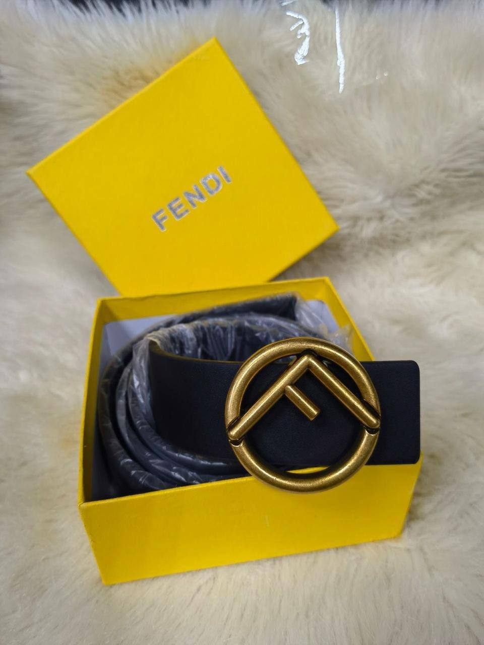 Belt for Men
Wide: 4.0cm
With box 
🎁🎁🎁

30 dhs❣️

Zain50
♥️♥️♥️