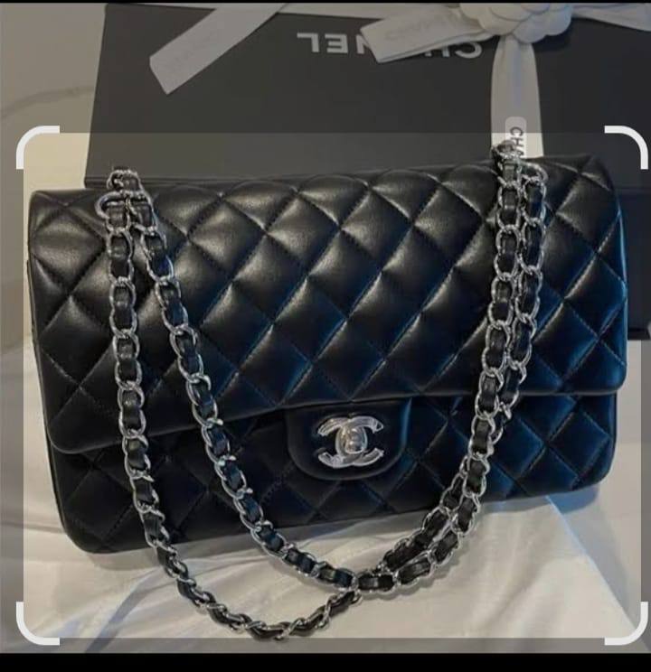 Chanel 

115 dhs🌺 

with box
🎁🎁🎁

High quality 

Zain135
♥️♥️♥️