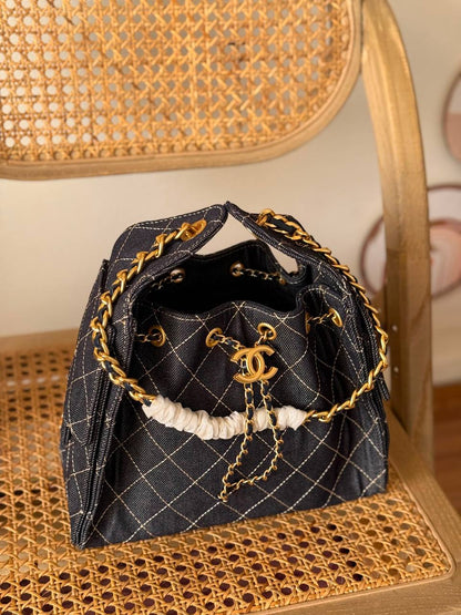 Available again✨✨✨

CHANEL 

22_25cm
360_380😍

*MASTER QUALITY*

With box🎁

Zain167
♥️♥️♥️