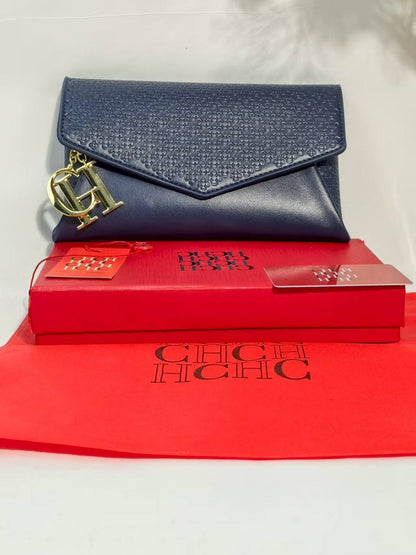 CH

90 dhs🪙💕

Size: 22×13

with box
🎁🎁🎁

Zain07
♥️♥️♥️
