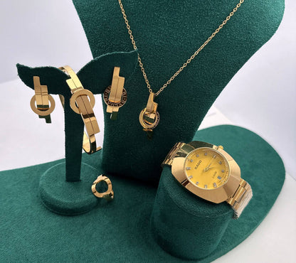 Watches boxes
Chanel
Dior
Gucci
LV

With box 
90 dhs🇦🇪🇦🇪

Zain45 
♥️♥️♥️
