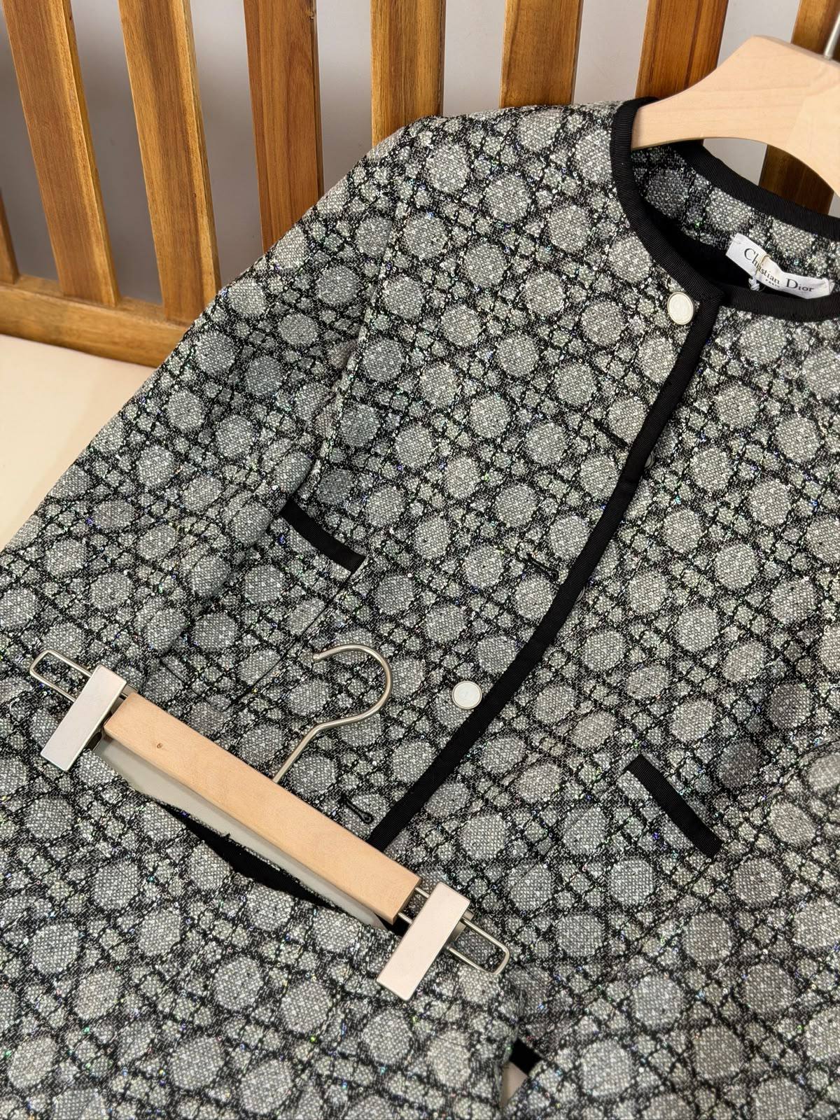 DIOR SET

  VIP QUALITY 

Size : 36-38-40-42

990 dhs🇦🇪🇦🇪

Zain287
♥️♥️♥️