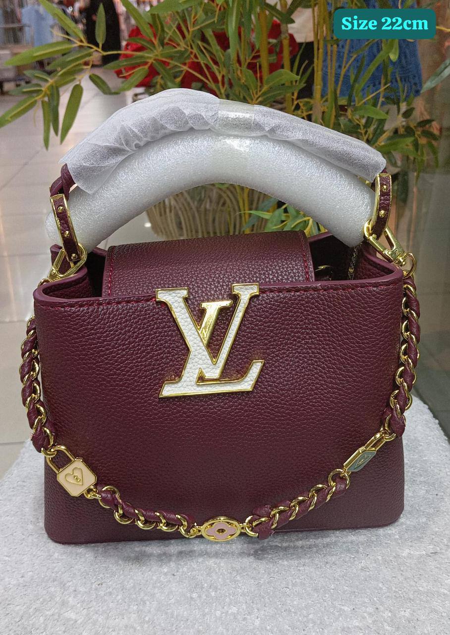 LV
Best quality

With box’s
🎁🎁🎁

125 dhs❣️
size 22cm

Zain158
♥️♥️♥️