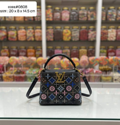 LV
ᴄᴀᴘᴜᴄᴄɪɴᴇ ᴅᴇɴɪᴍ ᴄᴏʟᴏʀғᴜʟ
ᴇᴍʙʀᴏɪᴅᴇᴅ ᴍᴏɴᴏɢʀᴀᴍ
ᴅᴇɴɪᴍ & ʟᴇᴀᴛʜᴇʀ ᴍᴀᴛᴇʀɪᴀʟ
ɢᴏʟᴅ ʜᴀʀᴅᴡᴀʀᴇ
sɪᴢᴇ : 20 cm
ᴡɪᴛʜ BOX
🎁🎁🎁

75 dhs🪙🌺

Zain31
♥️♥️♥️
