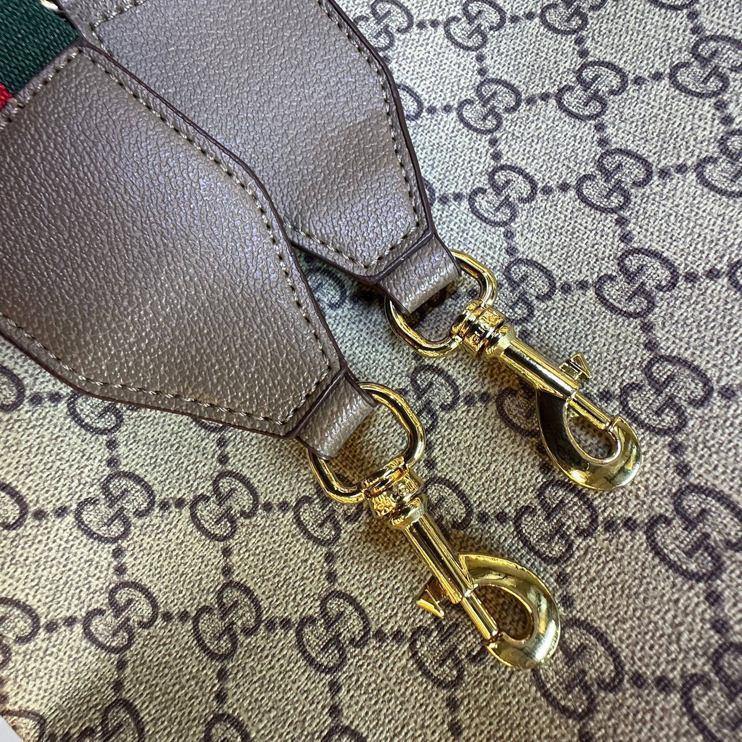 GUCCI 
NEW CAME GOOD QUALITY 
125 dhs🪙🌨️

Zain39
♥️♥️♥️