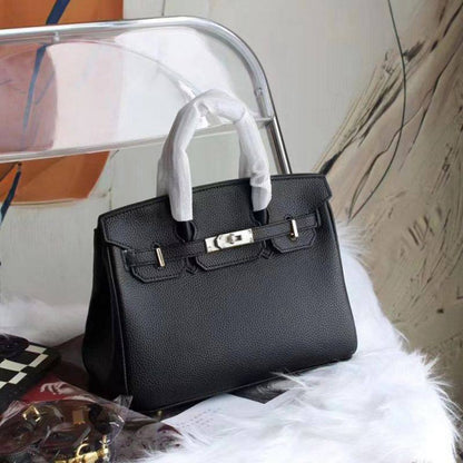 HERMES

best quality 
without box

120 dhs🇦🇪🇦🇪🇦🇪

size30CM

Zain290
♥️♥️♥️