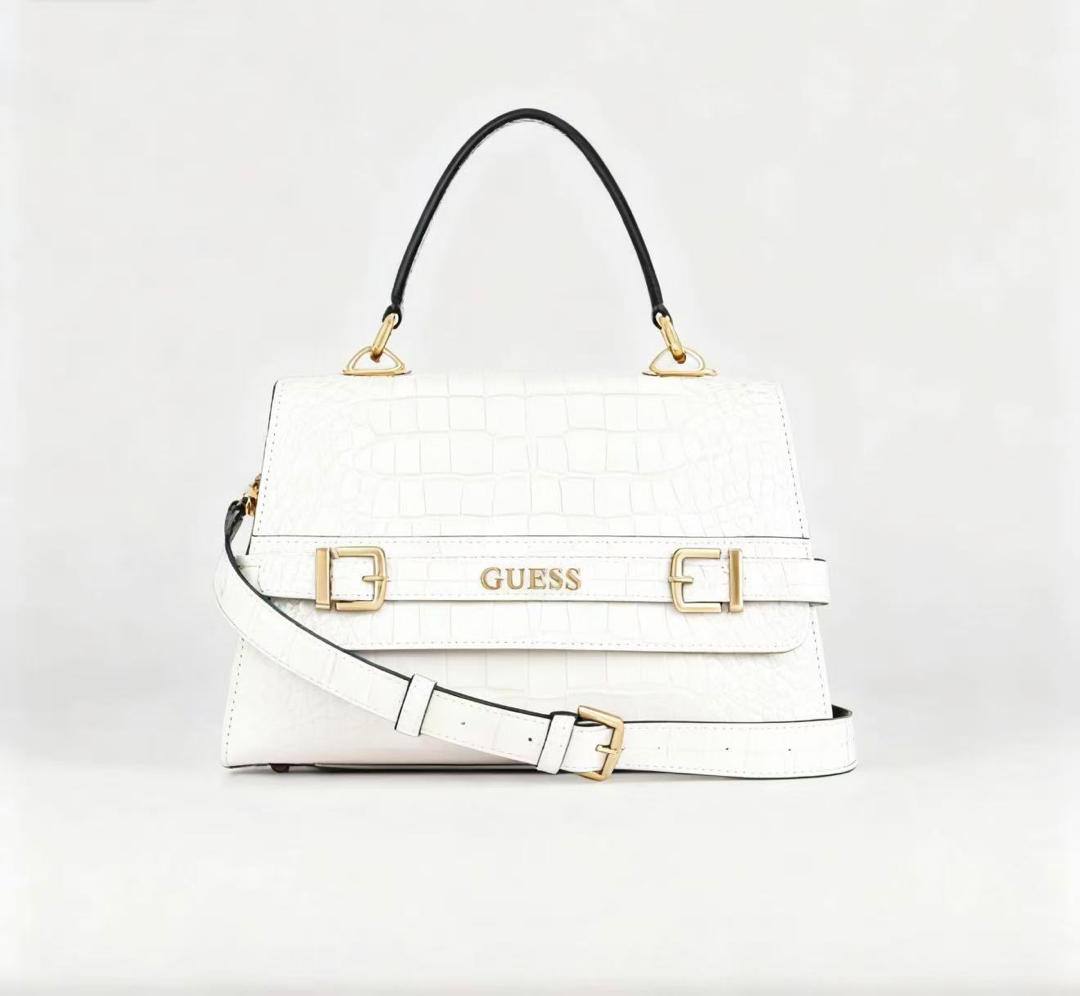 Guess
90 dhs🪙💕

high quality 


with box
🎁🎁🎁

Zain26
♥️♥️♥️