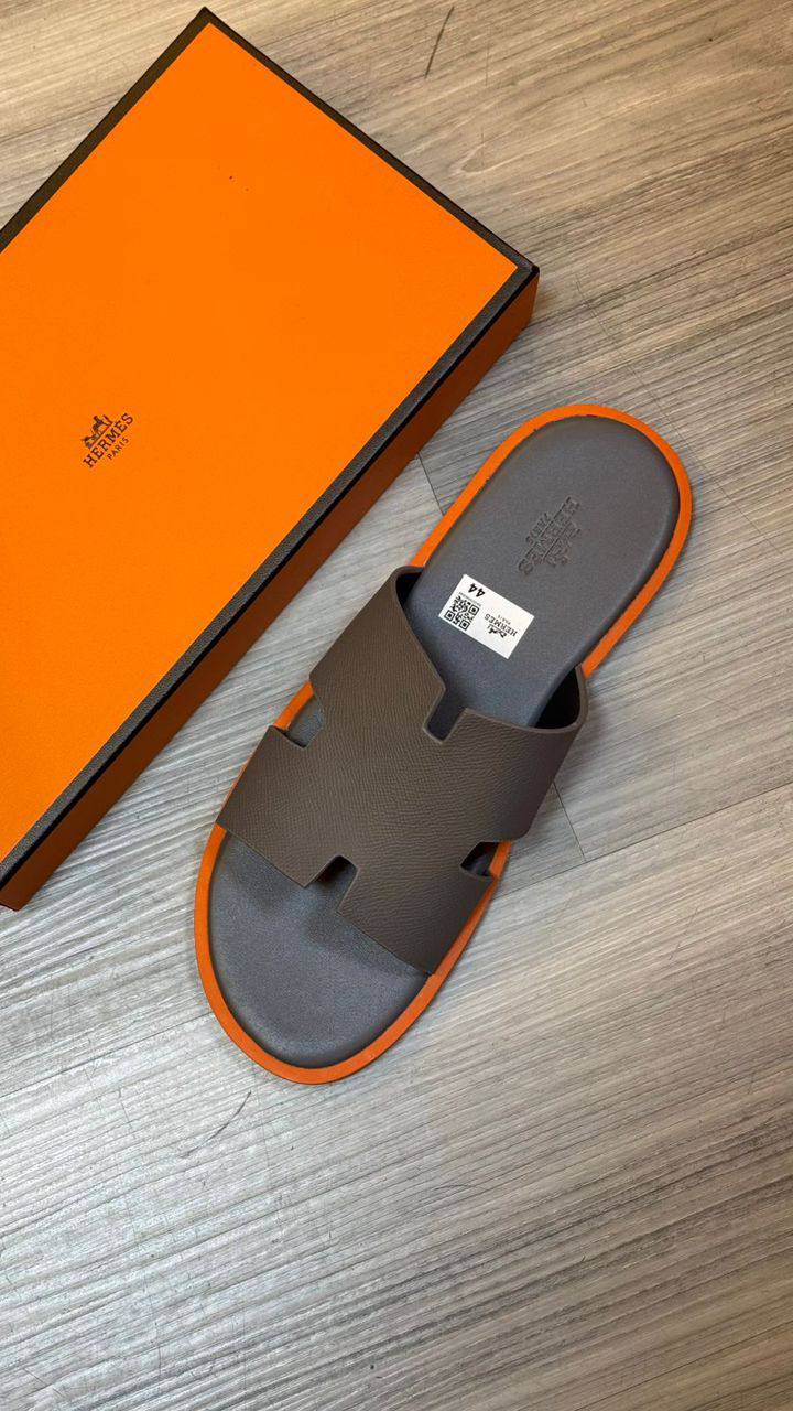 Hermes
size 40 TO 45 
110 dhs🇦🇪

Zain183
♥️♥️♥️