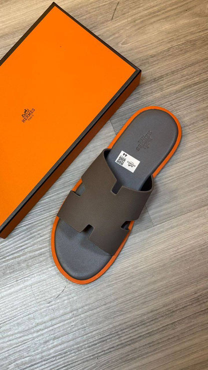 Hermes
size 40 TO 45 
110 dhs🇦🇪

Zain183
♥️♥️♥️