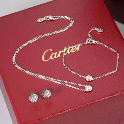 CARTIER SET 
MASTER ✨💫
NECKLACE BRACELET EARRINGS
110 DHS 🇦🇪🇦🇪

WITH BOX AND PAPER BAG🛍️🎁

Zain89
♥️♥️♥️