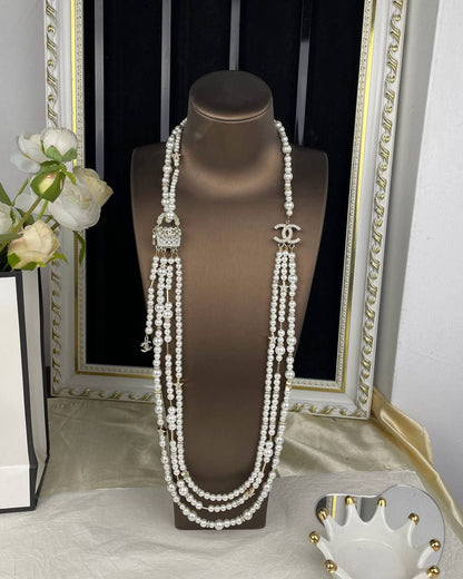 CHANEL ❤️‍🔥*
Necklace 
Master quality 💯
With normal boxes 🗃️ 
220 dhs✅
With master box 🗃️ 
240 dhs✅

Zain216
♥️♥️♥️