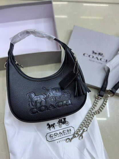 💗 Coach Carmen
1️⃣ First quality＋🎁
Size : 21 * 12 cm
75 dhs✅
 with box🎁

Zain115
♥️♥️♥️