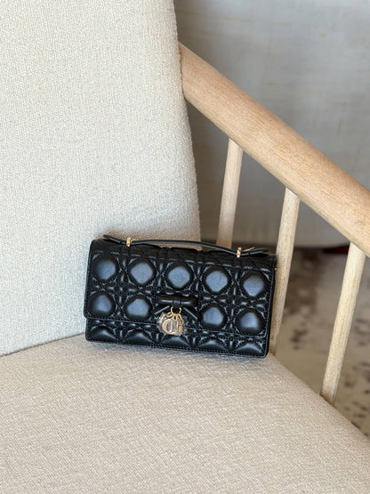 Dior 

Super master quality

For Price 👇 WhatsApp✅
0568585901 
0507557372
0552275751 Owner Zain 👌

Zain307
♥️♥️♥️